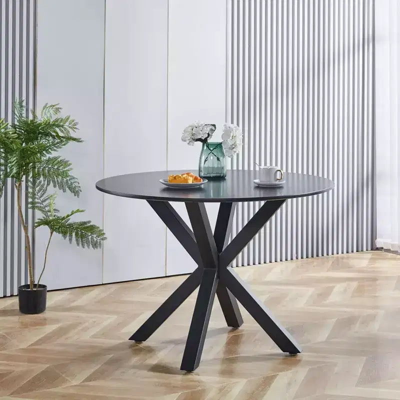 Table basse à piédestal du milieu du siècle, noire, pieds croisés, 42.1