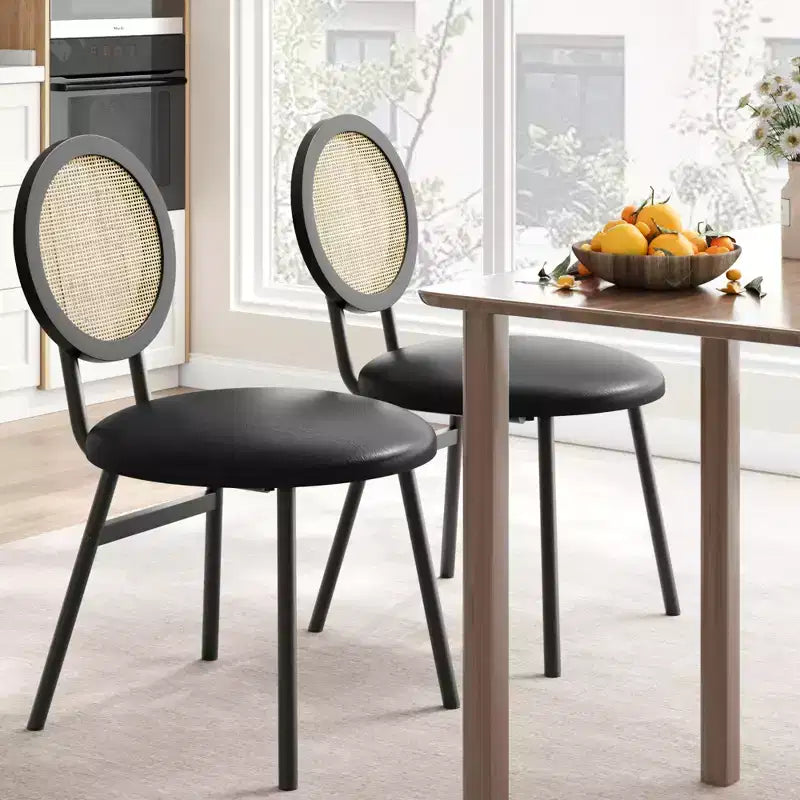 Chaises de salle à manger modernes rembourrées avec dossier en rotin naturel et pieds en métal