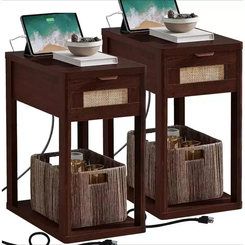 Table de chevet en rotin avec station de recharge et tiroir de rangement pour chambre
